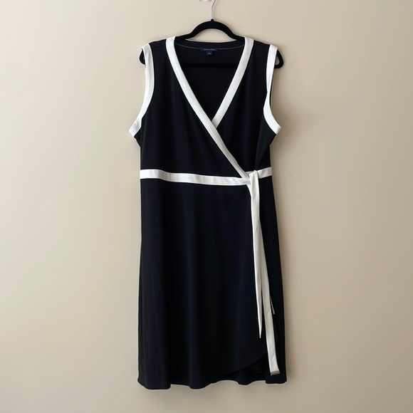 NWOT Tommy Hilfiger Wrap Dress - Picture 1 of 8